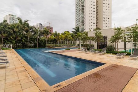 Apartamento à venda com 283m², 4 quartos e 3 vagasÁrea comum - Piscina