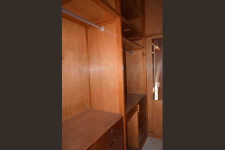 Apartamento à venda com 240m², 3 quartos e 3 vagasCloset da suíte