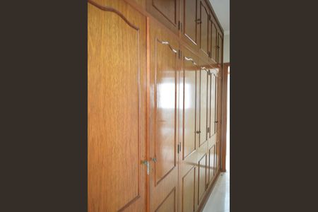 Apartamento à venda com 240m², 3 quartos e 3 vagasArmário Corredor íntimo