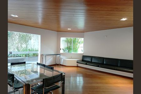 Apartamento à venda com 240m², 3 quartos e 3 vagasSalão de Festas