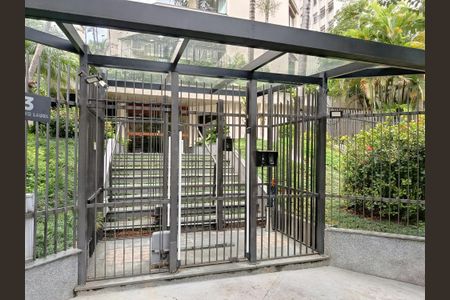 Apartamento à venda com 240m², 3 quartos e 3 vagasEntrada condomínio