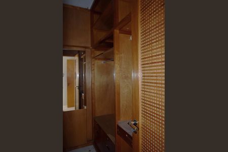 Apartamento à venda com 240m², 3 quartos e 3 vagasCloset da suíte