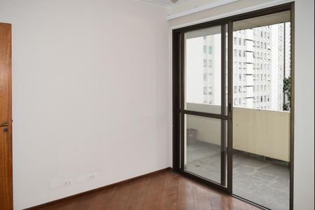 Apartamento à venda com 240m², 3 quartos e 3 vagasSala de TV