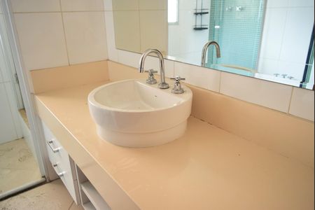 Apartamento à venda com 240m², 3 quartos e 3 vagasBanheiro