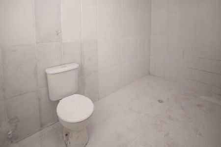 Casa para alugar com 335m², 2 quartos e 6 vagas Casa para alugar com 335m², 2 quartos e 6 vagasBanheiro