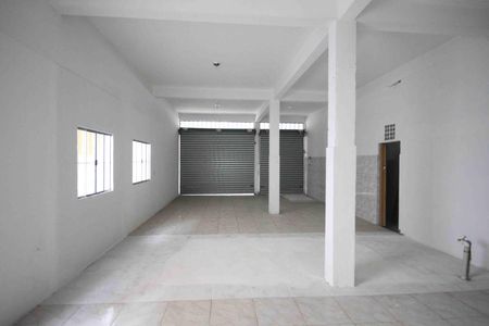 Casa para alugar com 335m², 2 quartos e 6 vagas Casa para alugar com 335m², 2 quartos e 6 vagasSalão de festas