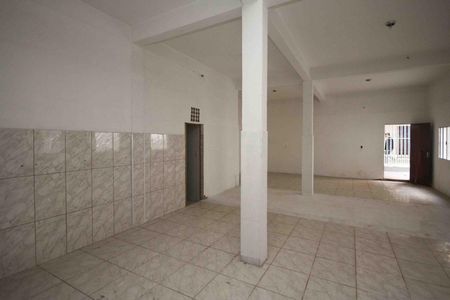 Casa para alugar com 335m², 2 quartos e 6 vagas Casa para alugar com 335m², 2 quartos e 6 vagasSalão de festas