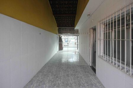 Casa para alugar com 335m², 2 quartos e 6 vagas Casa para alugar com 335m², 2 quartos e 6 vagasCorredor