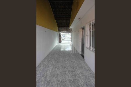 Casa para alugar com 335m², 2 quartos e 6 vagas Casa para alugar com 335m², 2 quartos e 6 vagasCorredor