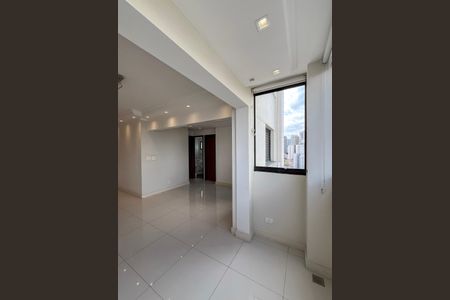 Apartamento à venda com 67m², 2 quartos e 2 vagasSala