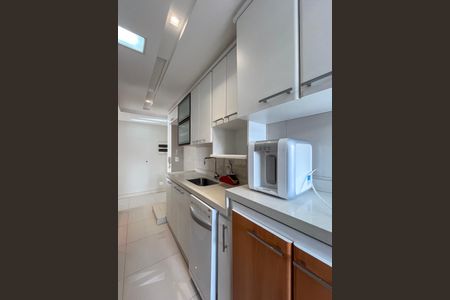 Apartamento à venda com 67m², 2 quartos e 2 vagasCozinha