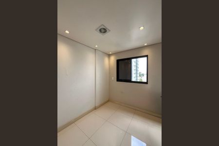 Apartamento à venda com 67m², 2 quartos e 2 vagasQuarto 2