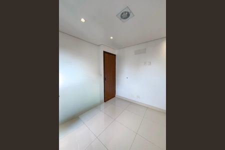 Apartamento à venda com 67m², 2 quartos e 2 vagasQuarto 2