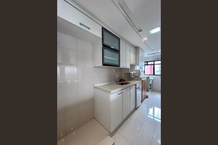 Apartamento à venda com 67m², 2 quartos e 2 vagasCozinha