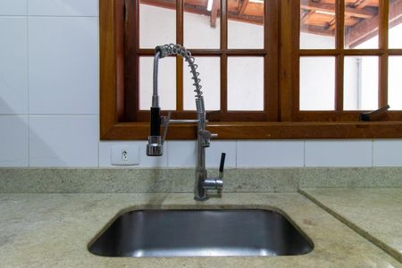 Casa de condomínio para alugar com 156m², 3 quartos e 2 vagas Casa de condomínio para alugar com 156m², 3 quartos e 2 vagasCozinha - Torneira