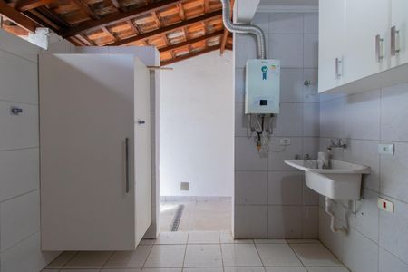 Casa de condomínio para alugar com 156m², 3 quartos e 2 vagas Casa de condomínio para alugar com 156m², 3 quartos e 2 vagasÁrea de Serviço