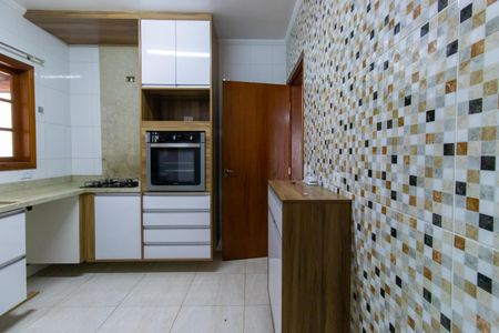 Casa de condomínio para alugar com 156m², 3 quartos e 2 vagas Casa de condomínio para alugar com 156m², 3 quartos e 2 vagasCozinha - Armários