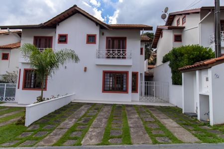 Casa de condomínio para alugar com 156m², 3 quartos e 2 vagas Casa de condomínio para alugar com 156m², 3 quartos e 2 vagasFachada