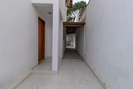 Casa de condomínio para alugar com 156m², 3 quartos e 2 vagas Casa de condomínio para alugar com 156m², 3 quartos e 2 vagasCorredor lateral