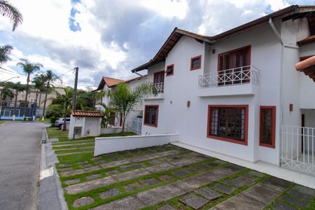 Casa de condomínio para alugar com 156m², 3 quartos e 2 vagas Casa de condomínio para alugar com 156m², 3 quartos e 2 vagasFachada