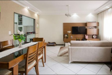 Casa à venda com 3 quartos, 140m² em Vila Prudente, São Paulo