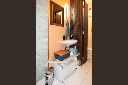 Apartamento à venda com 220m², 3 quartos e 1 vaga Apartamento à venda com 220m², 3 quartos e 1 vagaBanheiro Social