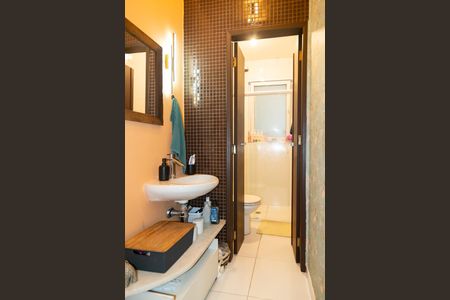 Apartamento à venda com 220m², 3 quartos e 1 vaga Apartamento à venda com 220m², 3 quartos e 1 vagaBanheiro Social