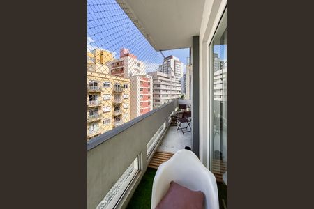 Apartamento à venda com 220m², 3 quartos e 1 vaga Apartamento à venda com 220m², 3 quartos e 1 vagaVaranda