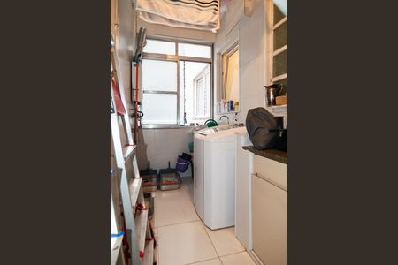 Apartamento à venda com 220m², 3 quartos e 1 vaga Apartamento à venda com 220m², 3 quartos e 1 vagaÁrea de Serviço