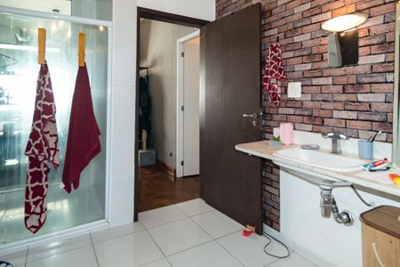 Apartamento à venda com 220m², 3 quartos e 1 vaga Apartamento à venda com 220m², 3 quartos e 1 vagaBanheiro Quarto 3 - Suíte