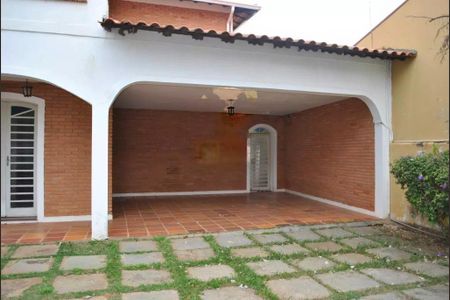 Casa à venda com 286m², 4 quartos e 4 vagasFoto 02