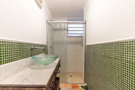 Apartamento à venda com 136m², 2 quartos e 1 vaga Apartamento à venda com 136m², 2 quartos e 1 vagaBanheiro Social