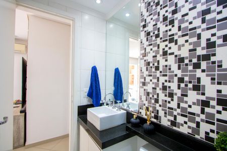 Apartamento à venda com 77m², 3 quartos e 2 vagasBanheiro social