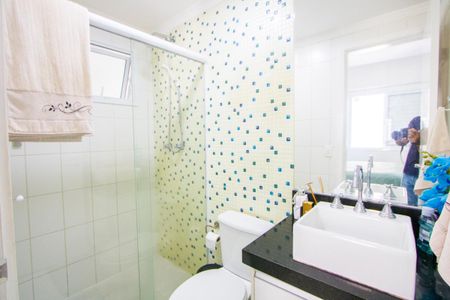 Apartamento à venda com 77m², 3 quartos e 2 vagasBanheiro do quarto 1
