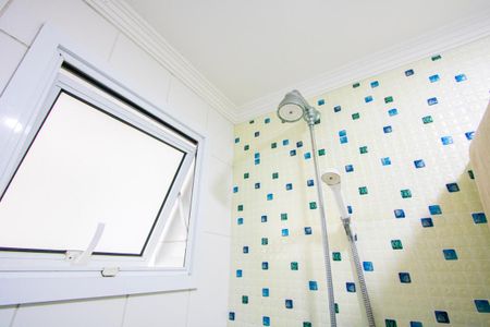 Apartamento à venda com 77m², 3 quartos e 2 vagasBanheiro do quarto 1