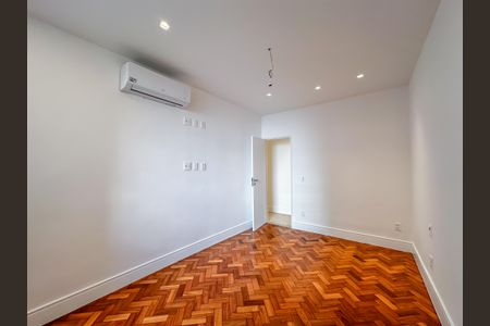 Apartamento à venda com 120m², 3 quartos e 1 vaga Apartamento à venda com 120m², 3 quartos e 1 vagaQuarto 3