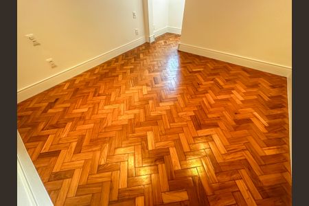 Apartamento à venda com 120m², 3 quartos e 1 vaga Apartamento à venda com 120m², 3 quartos e 1 vagaSuíte