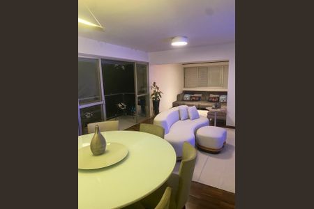 Apartamento à venda com 114m², 3 quartos e 2 vagas Apartamento à venda com 114m², 3 quartos e 2 vagasSala