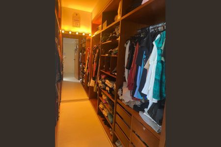 Apartamento à venda com 114m², 3 quartos e 2 vagas Apartamento à venda com 114m², 3 quartos e 2 vagasÁrea de Closet