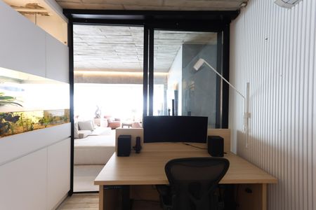 Apartamento à venda com 141m², 2 quartos e 4 vagasEscritório
