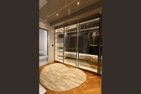 Apartamento à venda com 141m², 2 quartos e 4 vagasCloset da suíte 2