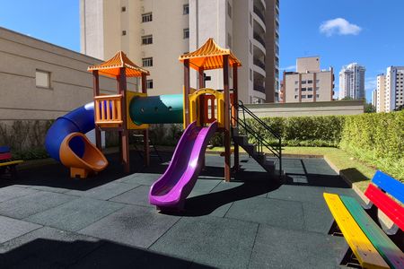 Apartamento à venda com 141m², 2 quartos e 4 vagasÁrea comum - Playground