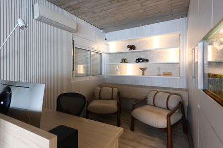Apartamento à venda com 141m², 2 quartos e 4 vagasEscritório