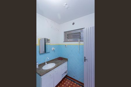 Casa à venda com 163m², 2 quartos e 3 vagasBanheiro externo