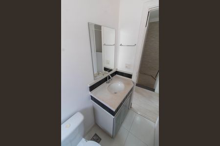 Casa de condomínio à venda com 200m², 3 quartos e 2 vagasBANHEIRO SOCIAL PISO SUPERIOR