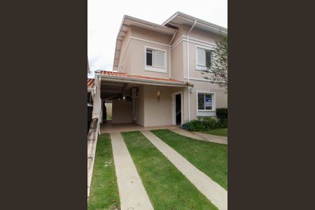 Casa de condomínio à venda com 200m², 3 quartos e 2 vagas Casa de condomínio à venda com 200m², 3 quartos e 2 vagasFACHADA