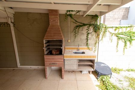 Casa de condomínio à venda com 200m², 3 quartos e 2 vagasÁREA EXTERNA FUNDOS