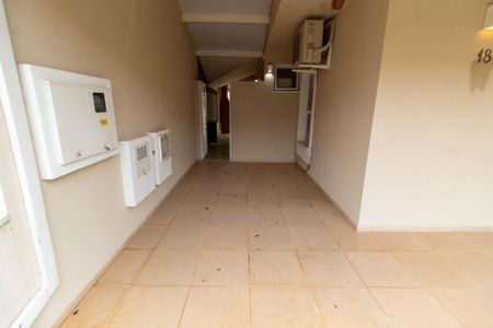 Casa de condomínio à venda com 200m², 3 quartos e 2 vagasÁREA EXTERNA FRENTEGARAGEM
