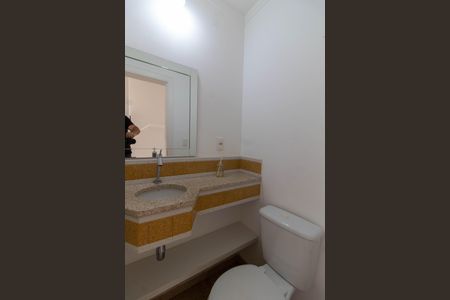 Casa de condomínio à venda com 200m², 3 quartos e 2 vagasLAVABO