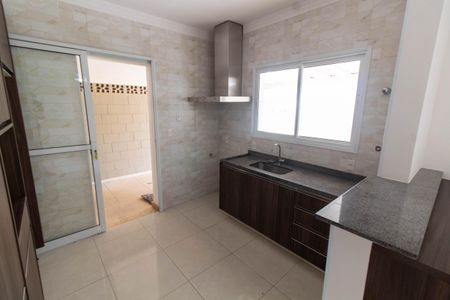 Casa de condomínio à venda com 200m², 3 quartos e 2 vagasCOZINHA